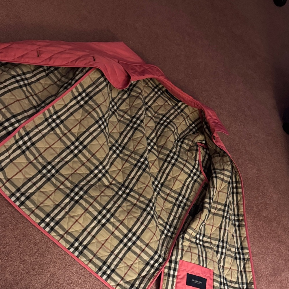 Burberry Pink Quilted Jacket with Plaid Lining - Picture 7 of 7